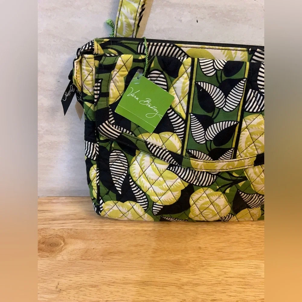 NWT- Vera Bradley Tablet Hipster crossbody bag in the "La Neon Rose" pattern. - Picture 3 of 15